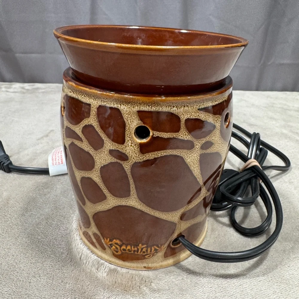 Scentsy Giraffe Print Full Size Wax Warmer